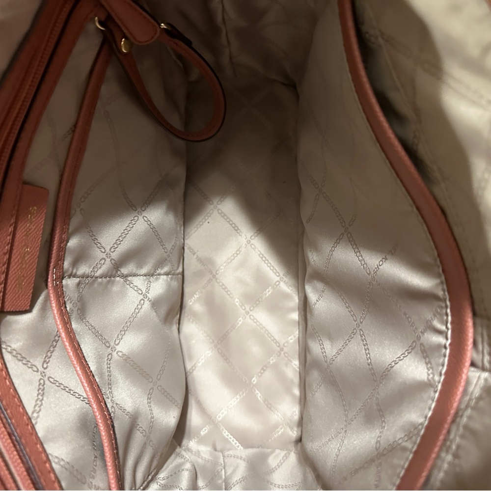 Michael Kors Jet Set East West Gold Tone Logo Charm Tote Bag Brown Leather  EUC‎ - Picture 12 of 12